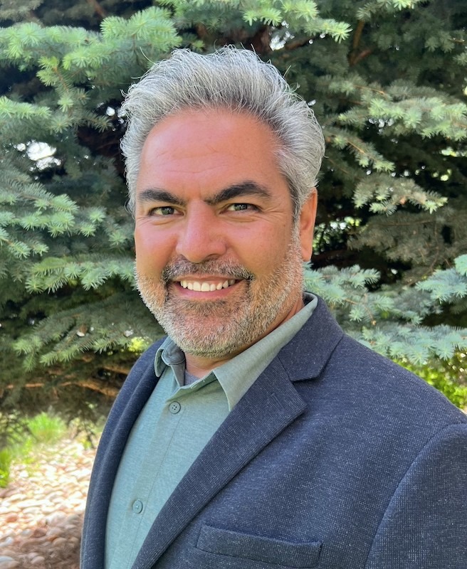 Justin Martinez headshot